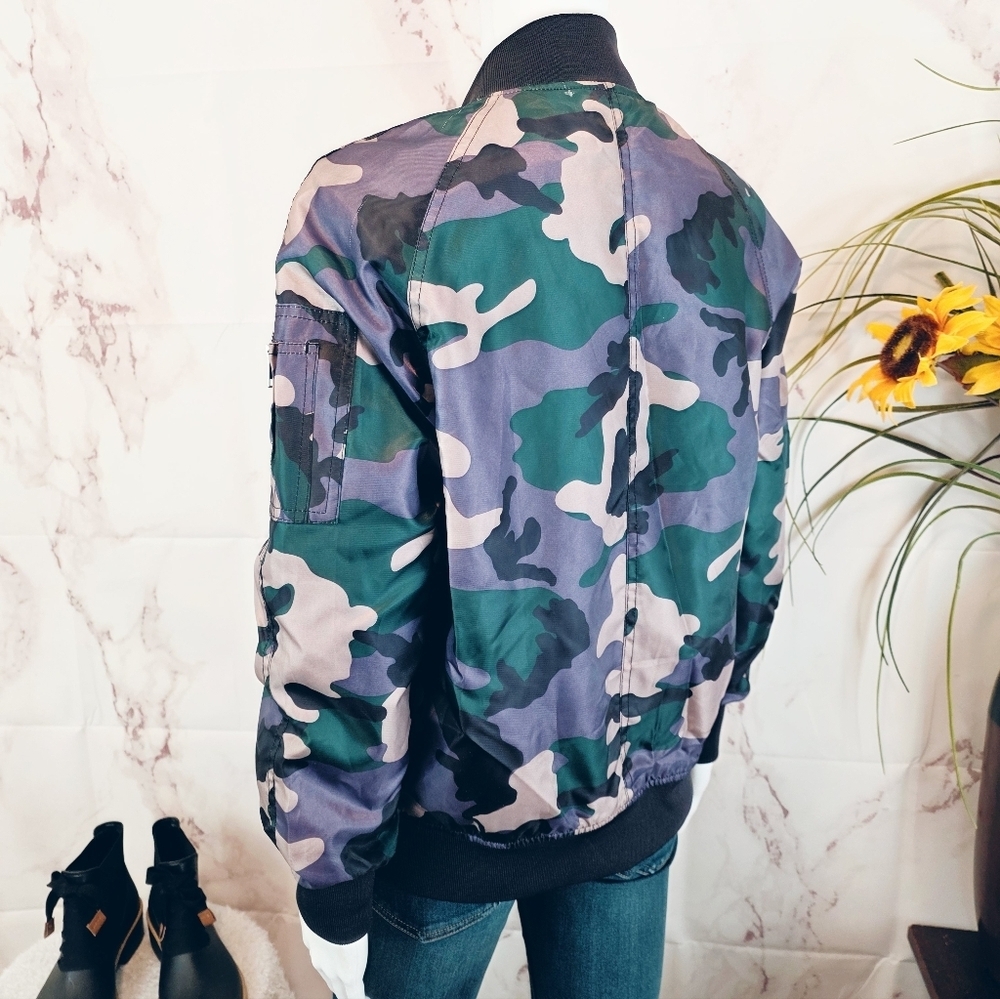 Silence + Noise Urban Outfitters Camo Bomber Jacket Oversize Zip Up Lined M Y2K - Picture 5 of 7
